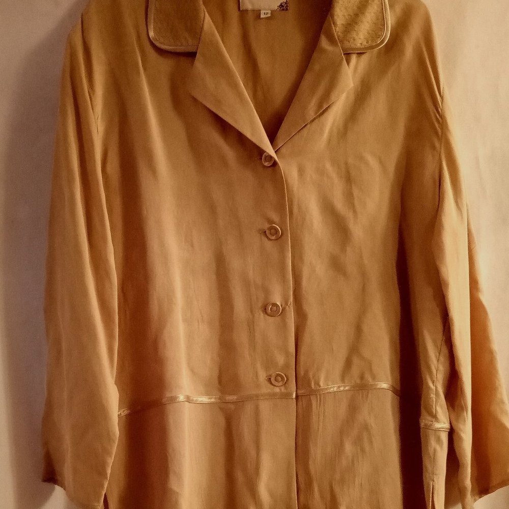 Earth Song Blouse Women's Size12 Beige 100% Rayon Satin Long Sleeve NWT